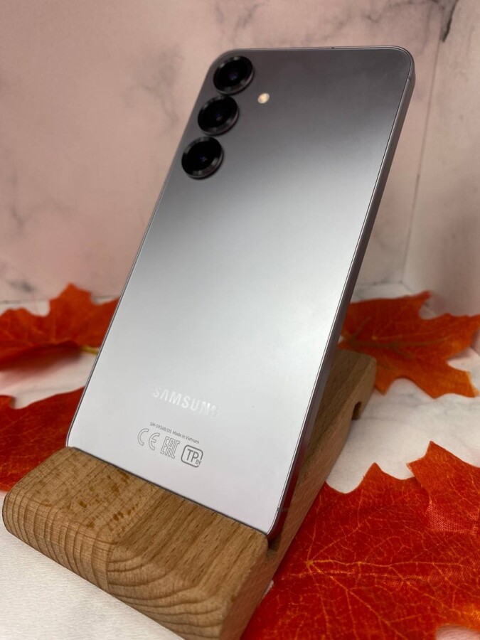 Смартфон Samsung S25 plus 8/256gb