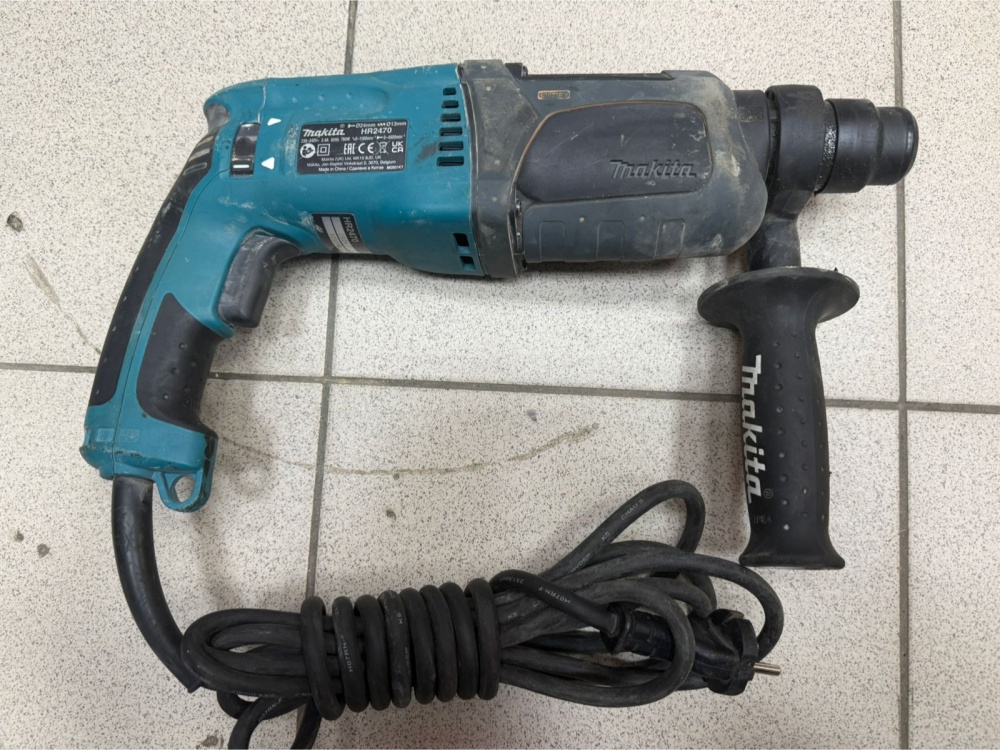 Перфоратор Makita HR2470
