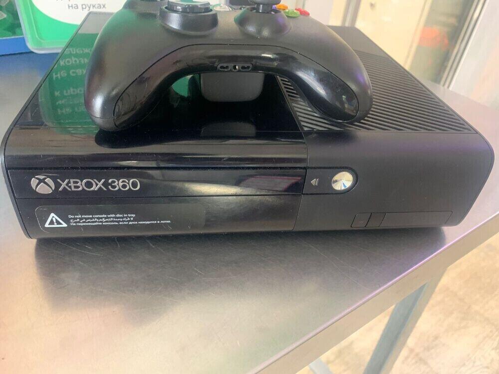 Игровая приставка XBOX 360