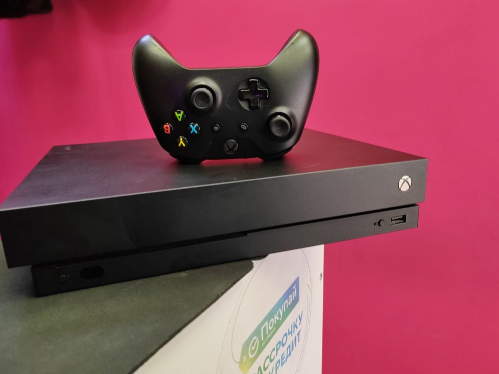 Игровая приставка XBOX ONE X 1TB