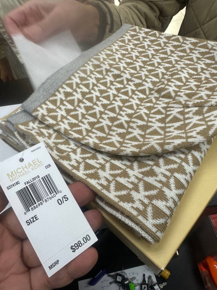 Шапка и шарф Michael Kors