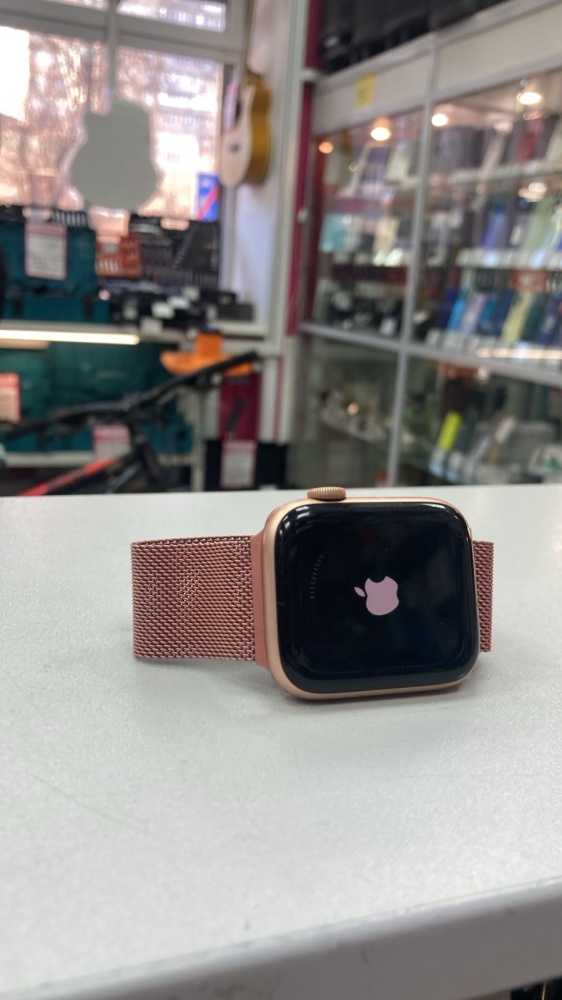 Часы Apple WATCH SE A2352 44М