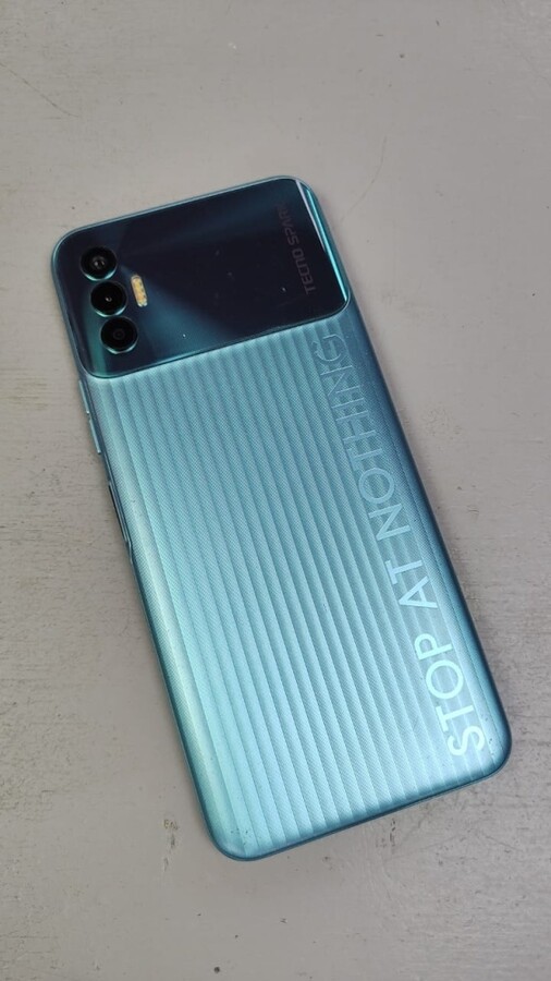 Мобильный телефон Tecno Spark 8 Pro 64gb