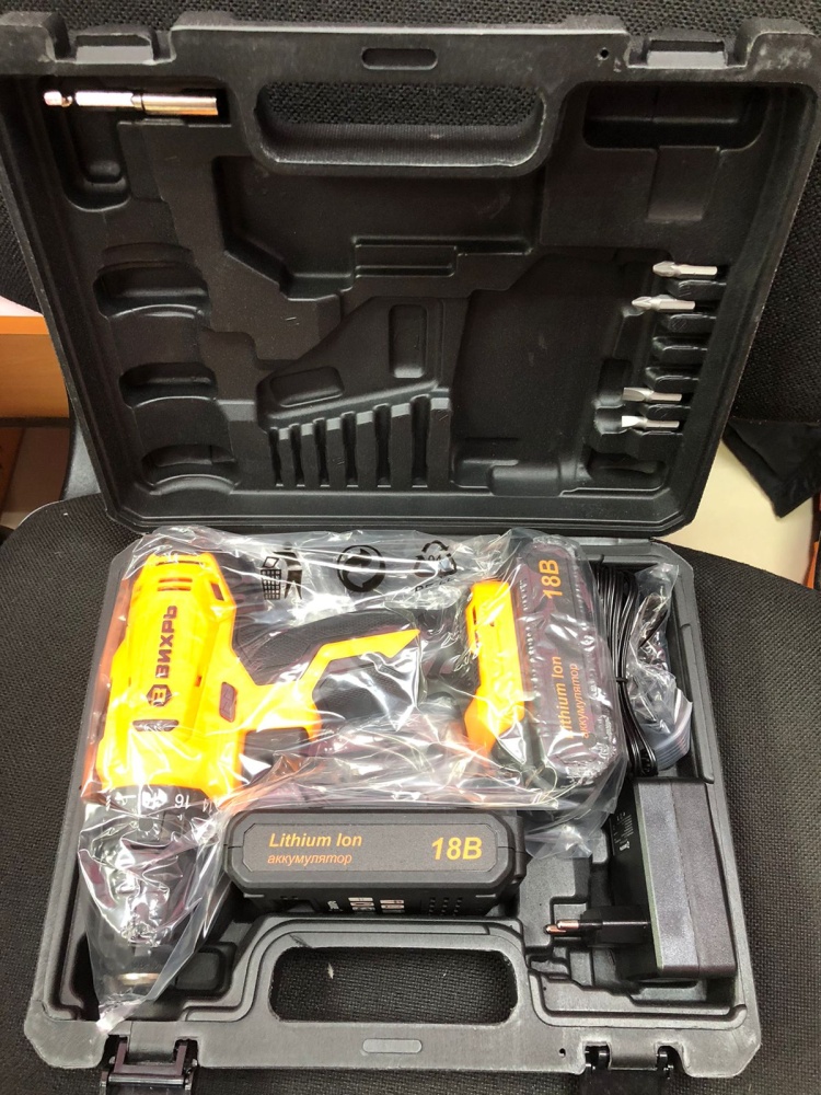 Шуруповерт Вихрь