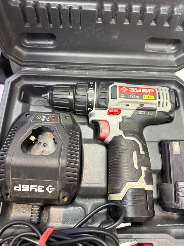 Шуруповерт ЗУБР ДШЛ-121КН 12В