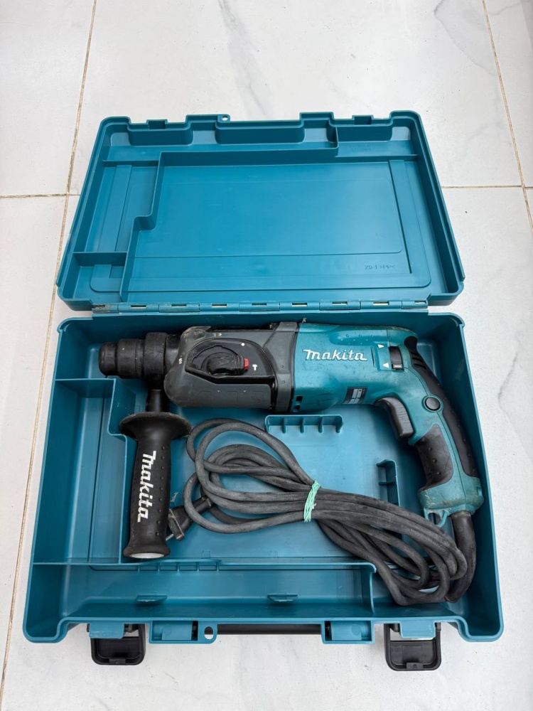 Перфоратор Makita HR2470