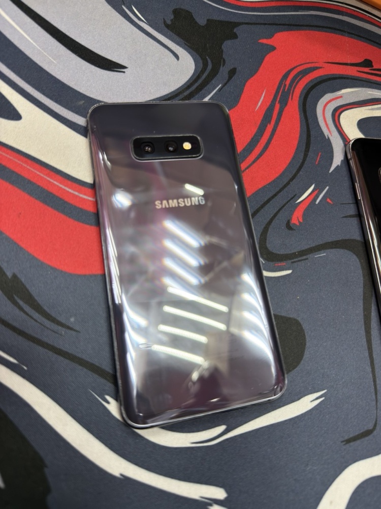 Смартфон Samsung S10E 6/128ГБ