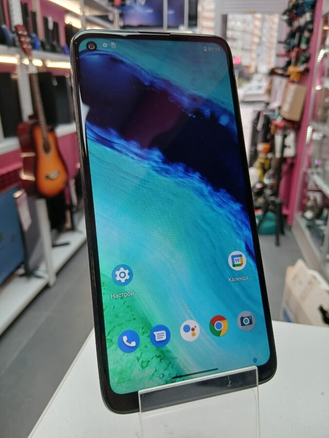 Мобильный телефон Motorola G8 4\64