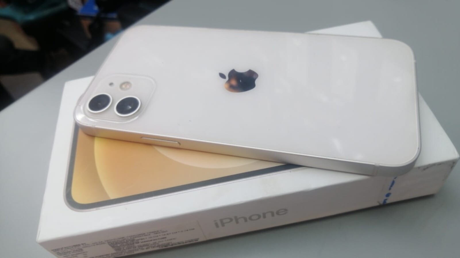 Смартфон iPhone 12 64 Gb