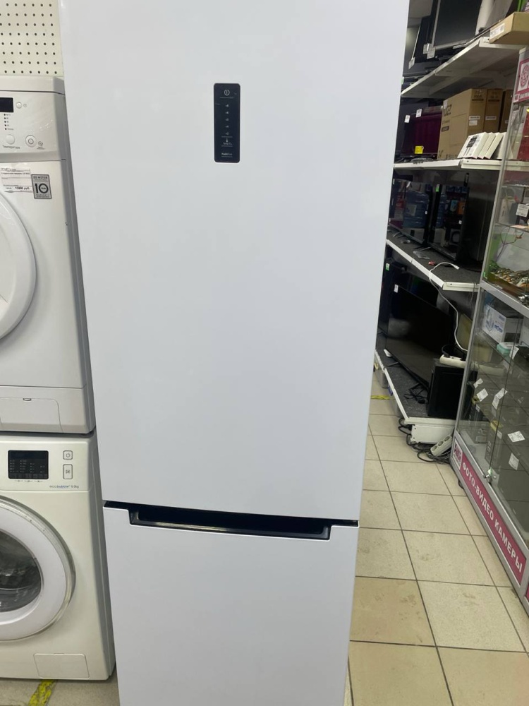 Холодильник Indesit