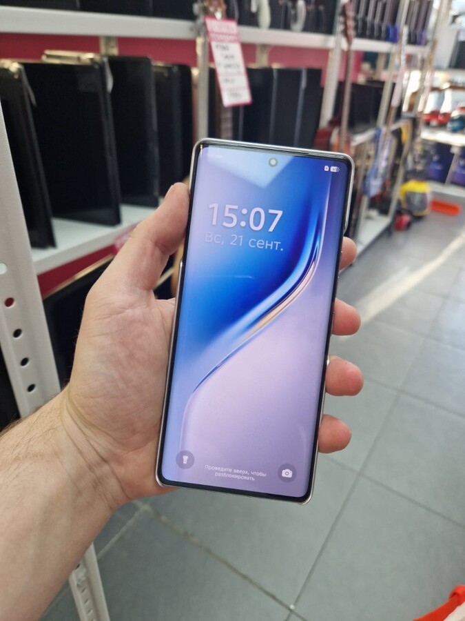 Мобильный телефон Tecno Camon 40 Pro 5G 8/256