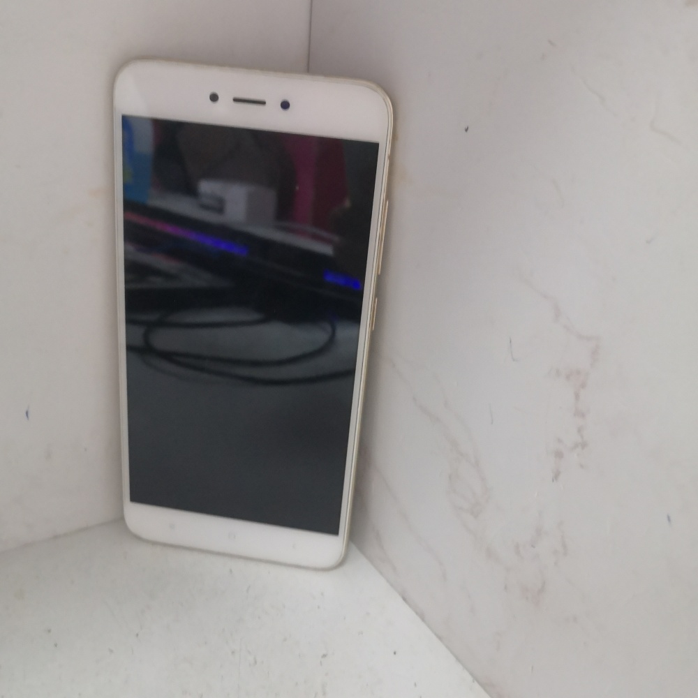 Смартфон Xiaomi Redmi 5A