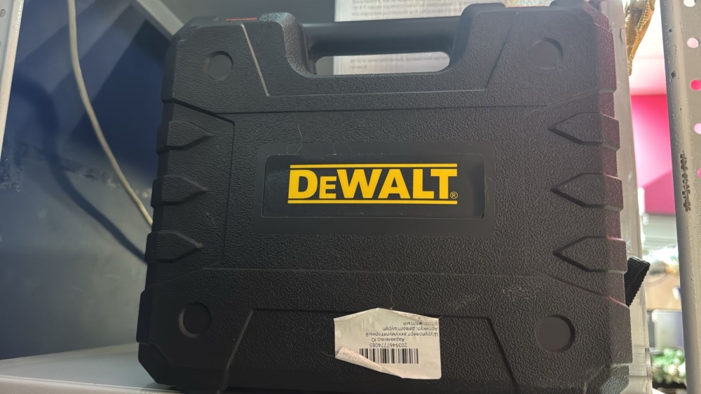 Шуруповерт  dewalt