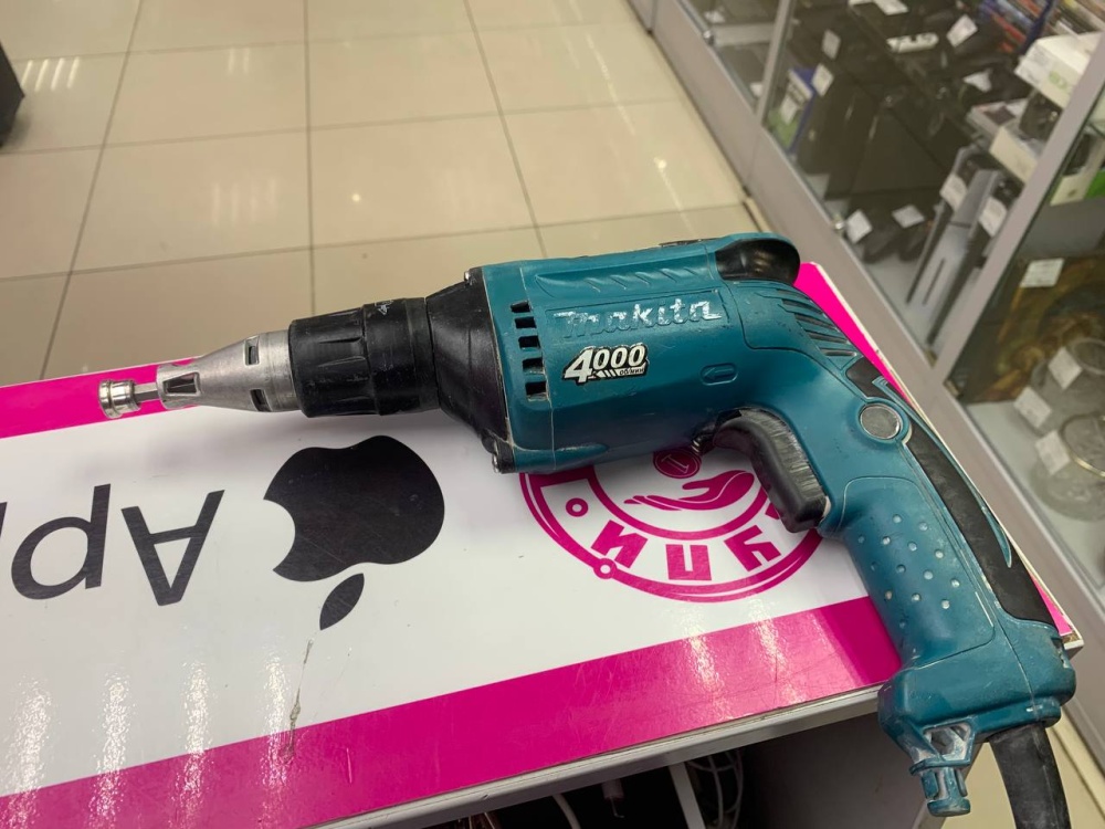 Шуруповерт Makita FS4000