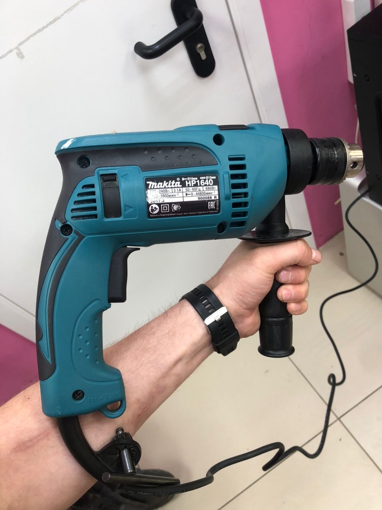 Дрель Ударная Makita hp1640