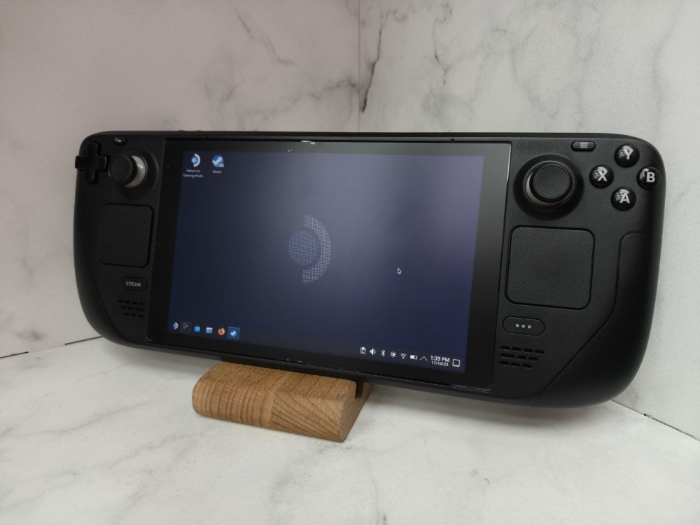 Игровая приставка Steamdeck LCD 256Gb