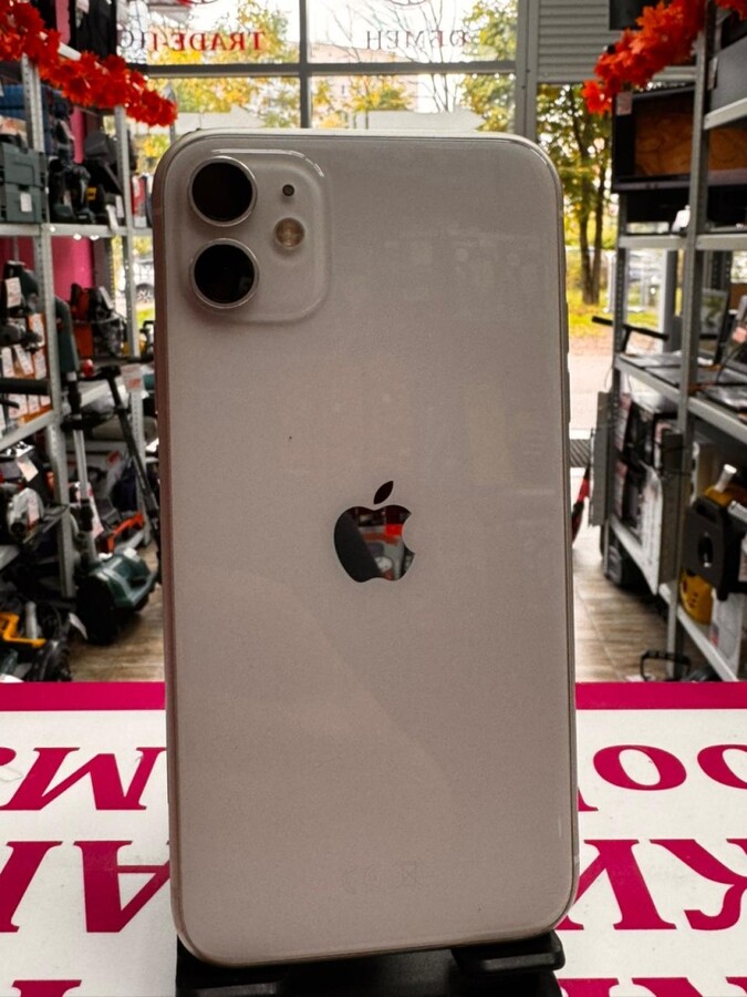 Смартфон iPhone 11 64Gb 72%