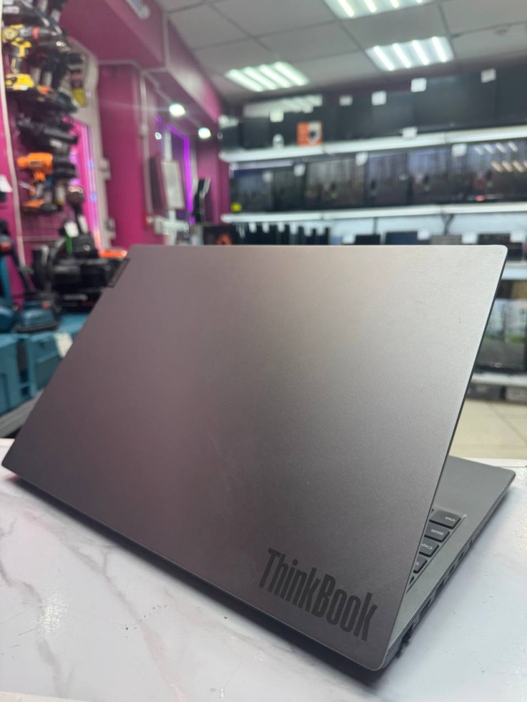 Ноутбук Lenovo i5 10th 8 250/1tb