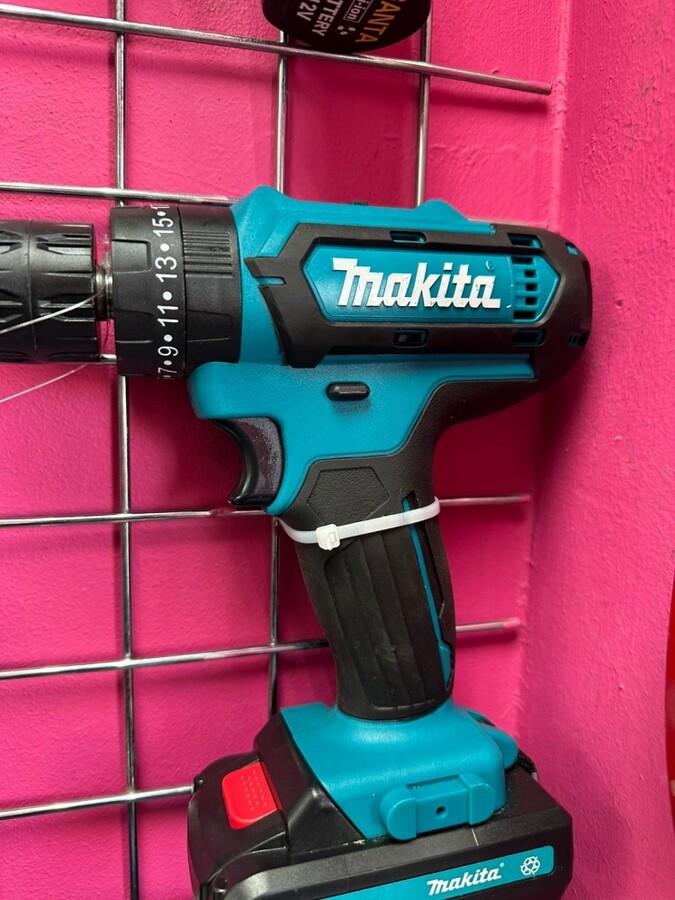 Шуруповерт makita