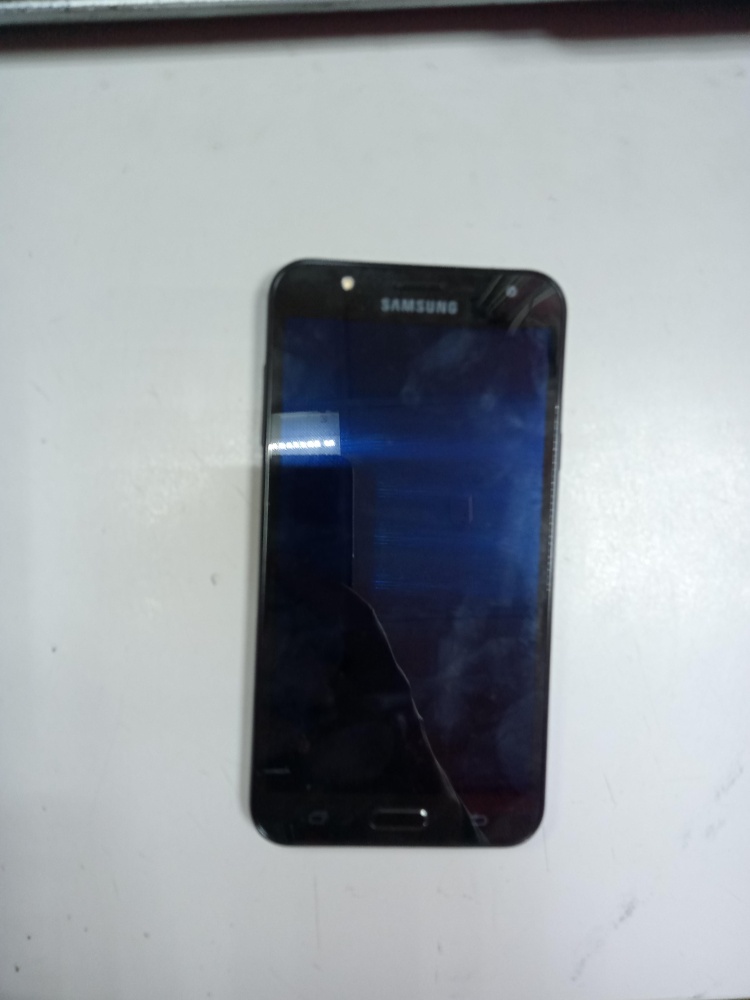 Смартфон Samsung J7 NEO