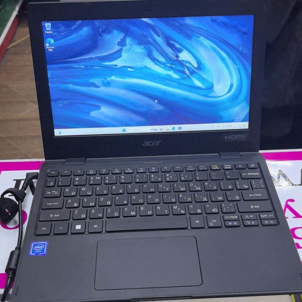 Нетбук Acer TravelMate B1