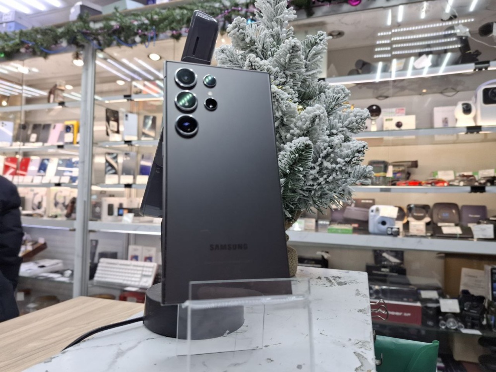Смартфон Samsung S24 ultra
