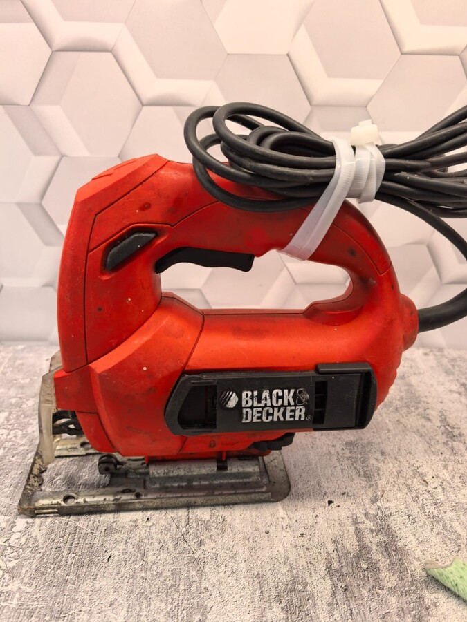 Лобзик blackDECKER