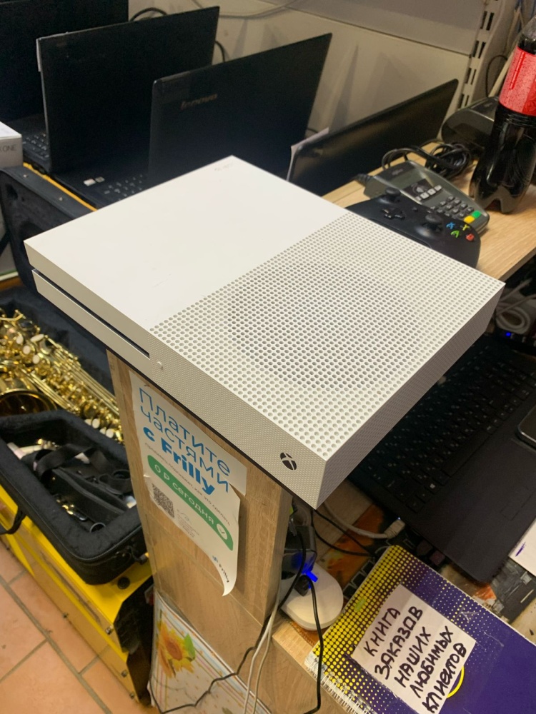 Игровая приставка XBOX ONE S