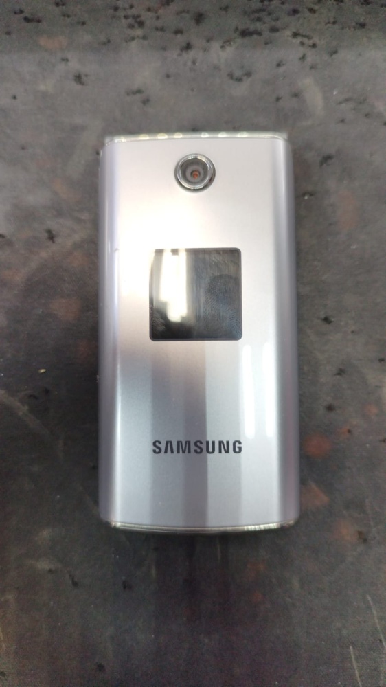 Смартфон Samsung GT-E210