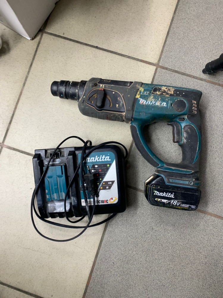 Перфоратор Makita DHR 202