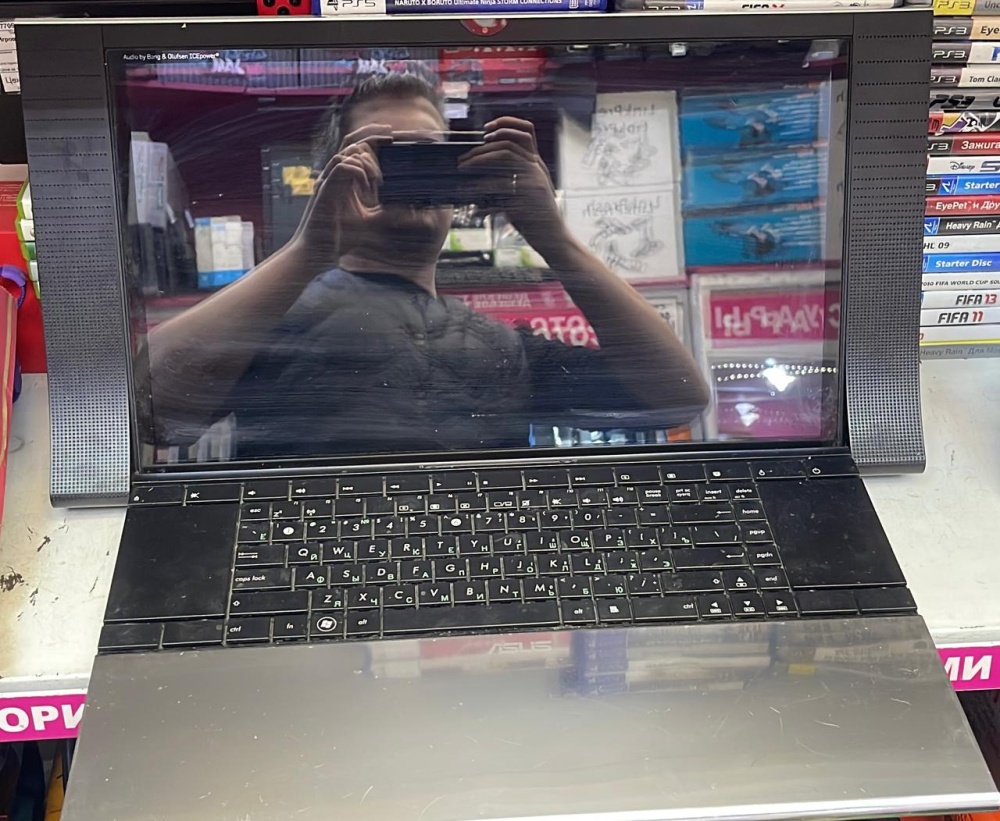 Ноутбук ASUS i7 8*.3.3/8/250+750/GT335 2Gb