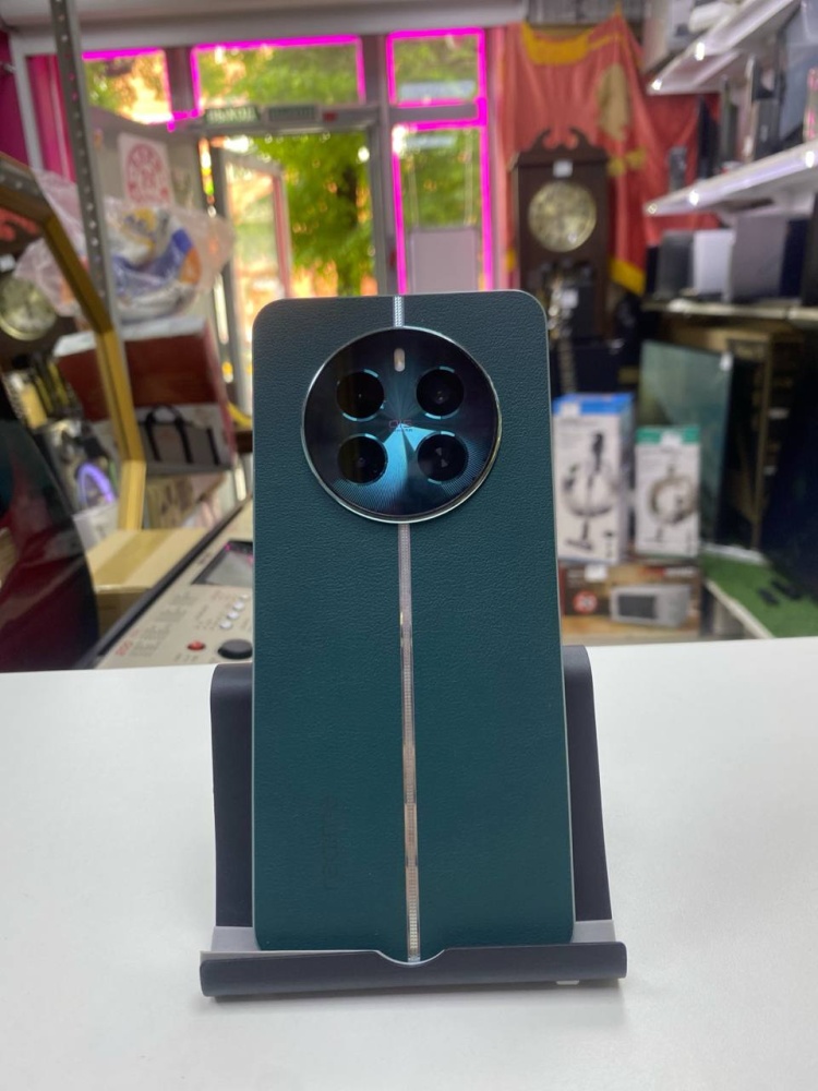 Смартфон Realme 12 + 5g 256
