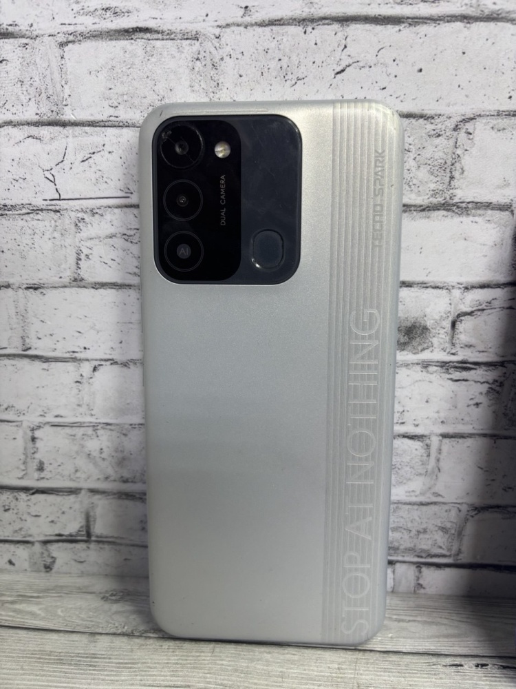 Мобильный телефон Tecno spark 8c 4/64