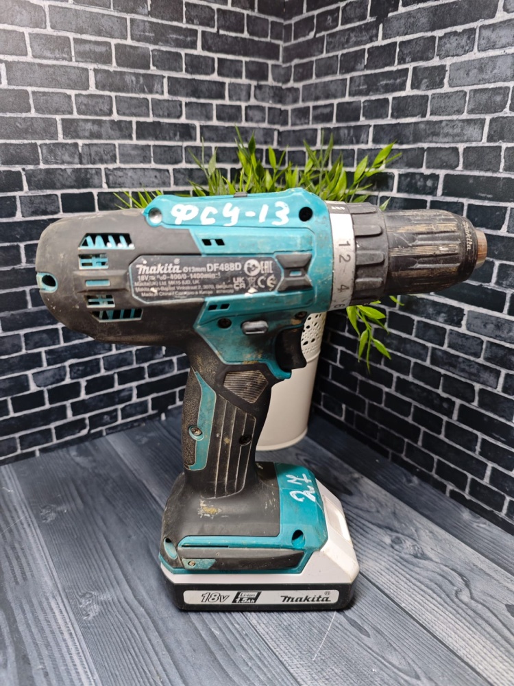 Шуруповерт Makita df488d