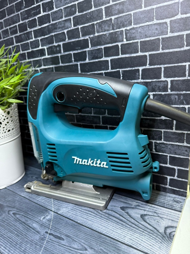 Лобзик Makita 4329