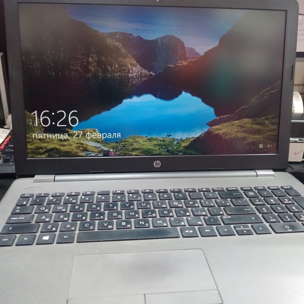 Ноутбук HP i3-6/8/120ssd/1