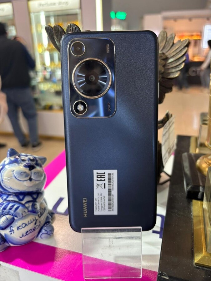 Смартфон Huawei Nova Y72 128