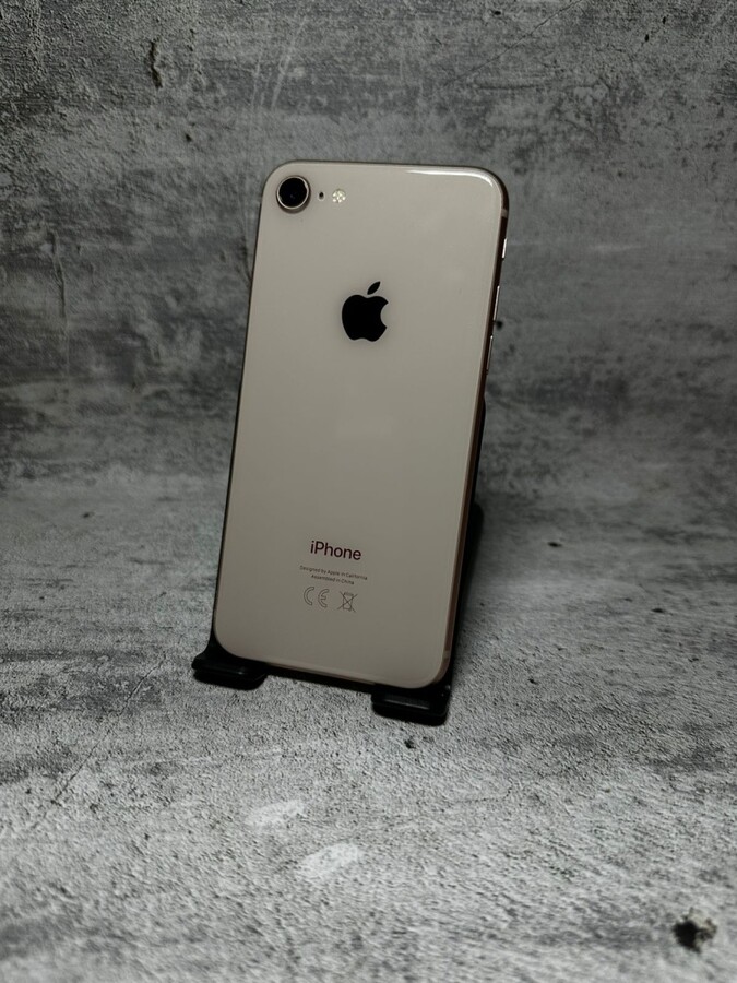 Смартфон iPhone 8 64 Gb 74%