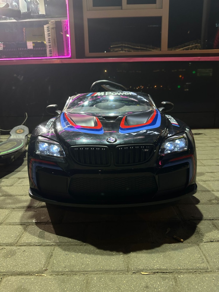 Электромобиль BMW M6 GT3