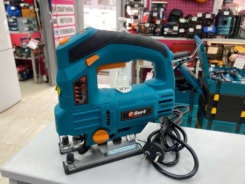 Лобзик Bort bps-900x