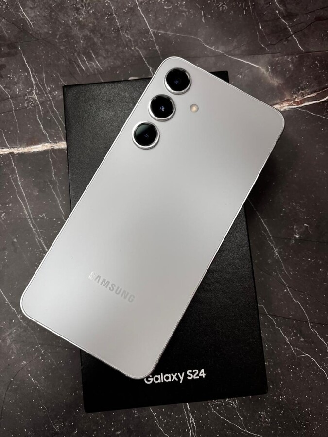 Смартфон Samsung S24 8\128