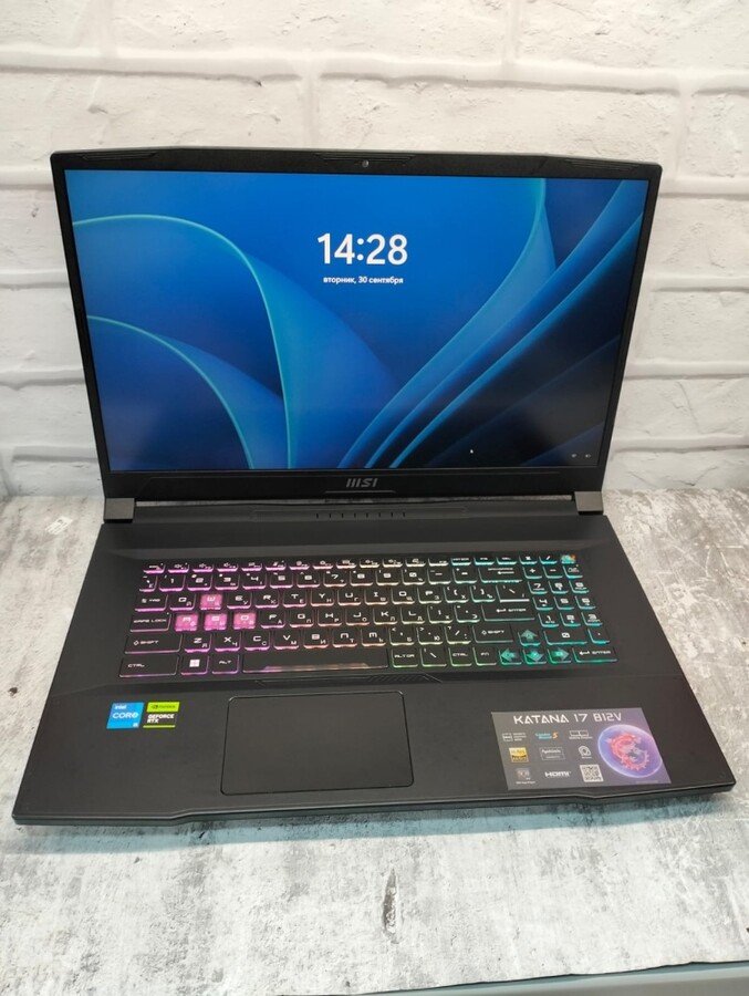 Ноутбук MSI katana 17 b12v