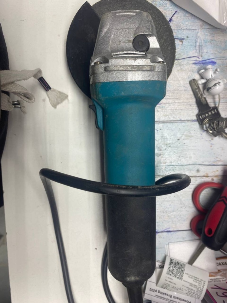 Болгарка Makita 9558HN