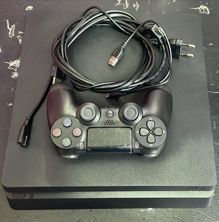 Игровая приставка Sony PlayStation 4 slim
