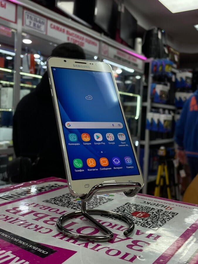 Смартфон Samsung J7 2016 2.16gb