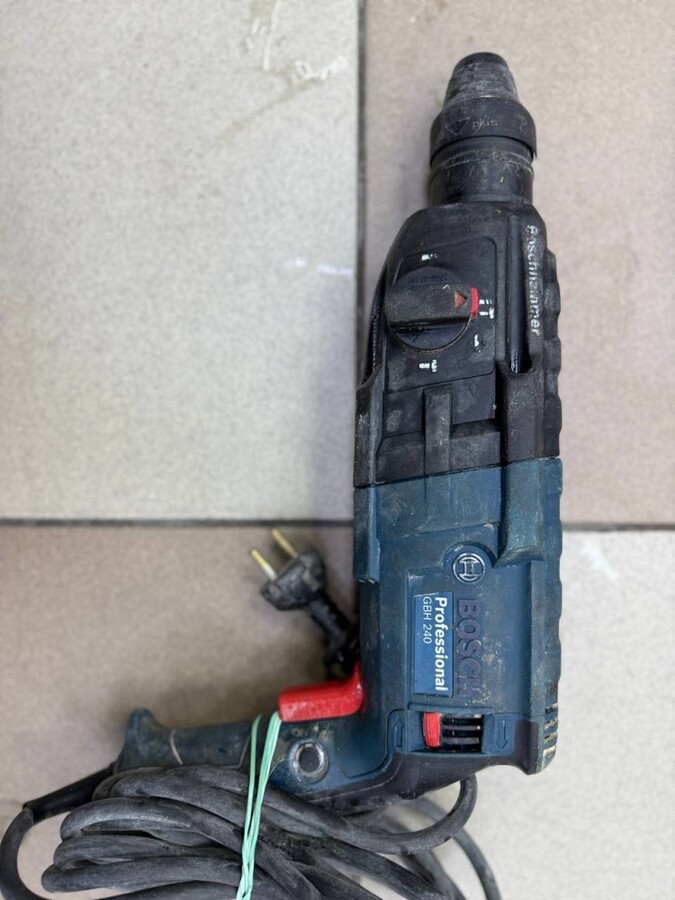 Перфоратор Bosch GBH240
