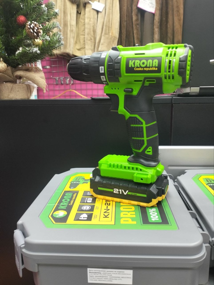Шуруповерт CRONA