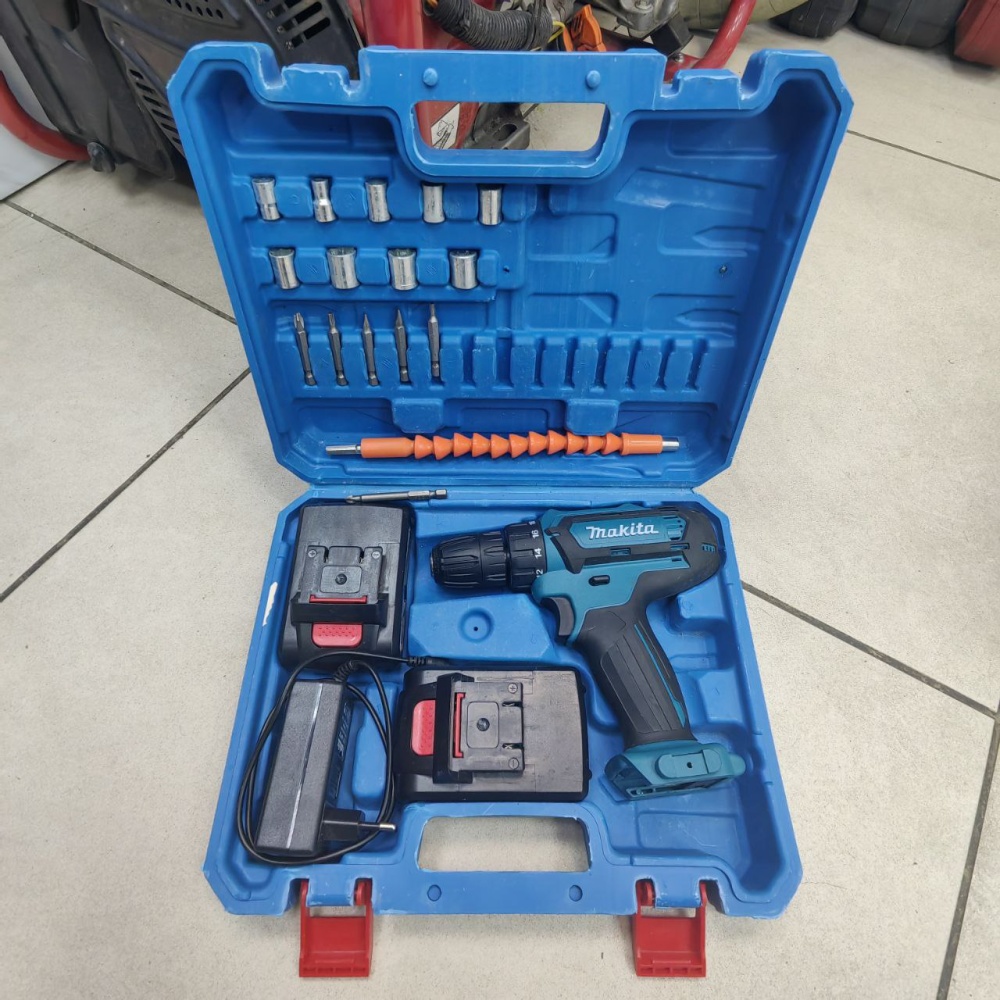 Шуруповерт Makita