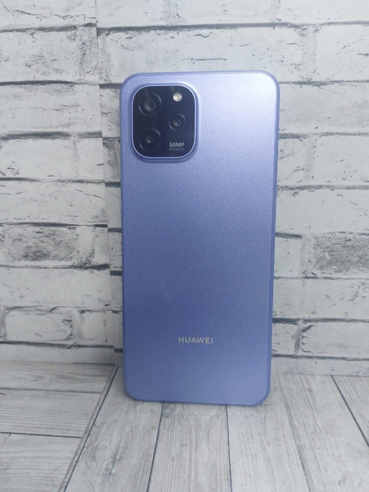 Смартфон Huawei Nova Y61 4/128
