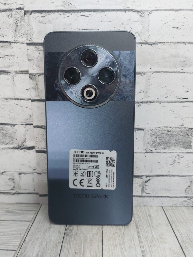 Мобильный телефон Tecno Spark 30 8/256